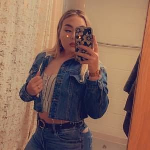 Meet your Posher, Kayley